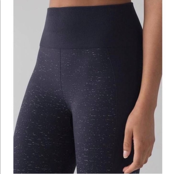 LULULEMON Free To Flow Crop Legging 8 Midnight Navy White 17” Yoga Athletic - Picture 2 of 10